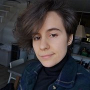portrait de Mousse-tache Femme de 29 ans