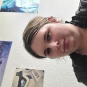 portrait de JuliaVII Femme trans de 18 ans