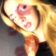 portrait de A_s_h_l_e_y Femme de 19 ans