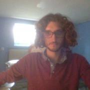 portrait de Julian68 Homme de 33 ans