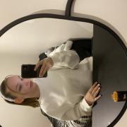 portrait de Laure21 Femme de 20 ans