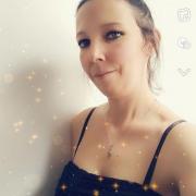portrait de Adel86 Femme de 37 ans