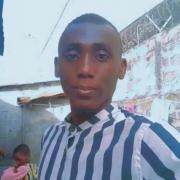 portrait de David229 Homme de 23 ans