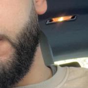 portrait de Kneladi Homme de 26 ans