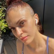 portrait de jadelydie Femme de 24 ans