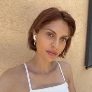 portrait de jadelydie Femme de 24 ans