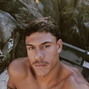 portrait de gustavo Homme de 27 ans