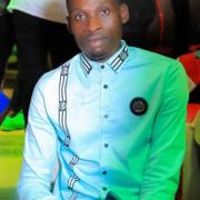 portrait de Etoile 18 Homme de 34 ans