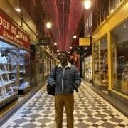 portrait de Superpink Homme de 28 ans