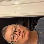 portrait de asia33 Homme de 60 ans