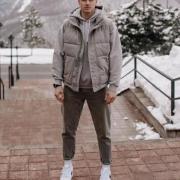 portrait de Marat25wew Homme de 25 ans