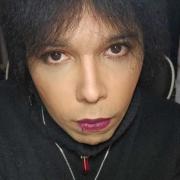 portrait de Lira Queer trans de 35 ans