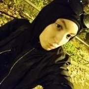 portrait de A-J 08 Femme de 18 ans