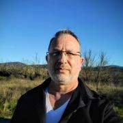 portrait de Varno Homme de 59 ans