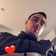 portrait de Mal-être#gay Homme de 33 ans