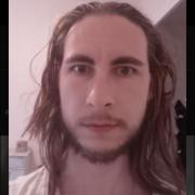 portrait de Gaëtan127 Non binaire de 30 ans