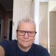 portrait de sacha33200 Femme de 65 ans